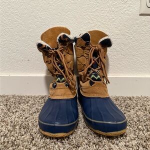 Women's Blue and Tan Winter Boots